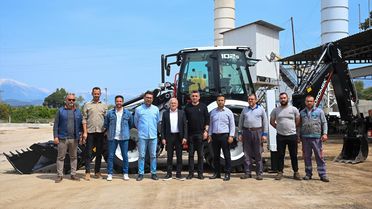 Kumluca Belediyesi Yeni Kepçe Aldı