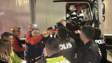 Kütahya'da Tır Kazası: Sürücü Ağır Yaralı