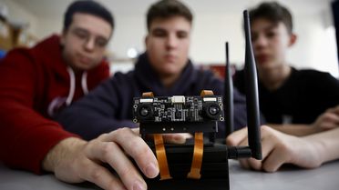 Görme Engellilere Robot Desteği