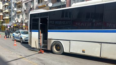Manisa'da Otobüs Altında Kalan Usta Ağır Yaralandı