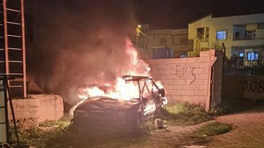 Nusaybin'de Park Halindeki Araç Yandı