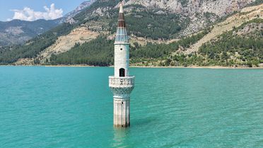 Alaköprü Barajı'nda Yerleşim Yeri Su Altında Kaldı