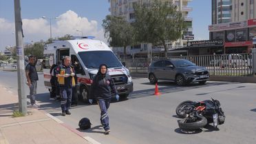Toroslar'da Motosiklet Devrildi: 2 Yaralı