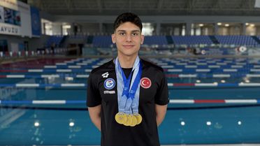 Emre Onuş'tan Çekya'da 4 Altın Madalya