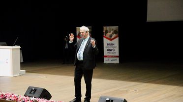 Nobel Kimyager Kocaeli'de Öğrencilerle Buluştu