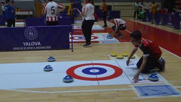 Yalova'da Floor Curling Şampiyonası Başladı