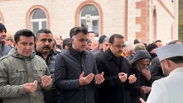Ordu'da yamaçtan yuvarlanan otomobilde ölen baba ve kızının cenazesi defnedildi
