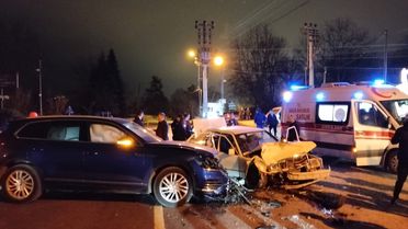 Sapanca'da Trafik Kazası: 5 Yaralı