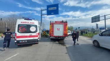 Akyazı'da Trafik Kazası: 4 Yaralı