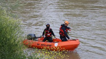Sakarya'da Nehirde Kaybolan Çocuk İçin Arama Başlatıldı
