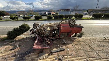 Samsun'da otomobil devrildi, sürücü yaralandı