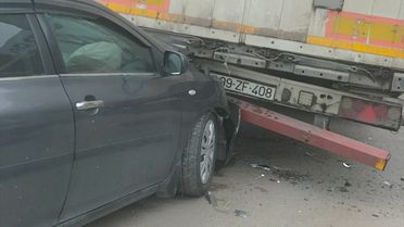 Samsun'da Tıra Çarpan Otomobilde 5 Yaralı