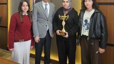 Saraydüzü'nde Bocce Şampiyonu Öğrenciler Kaymakamı Ziyaret Etti