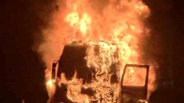 Tarsus'ta tır yangını: Sürücü kurtuldu