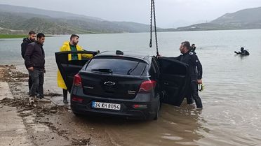 Siirt'te Otomobil Botan Çayı'na Düştü