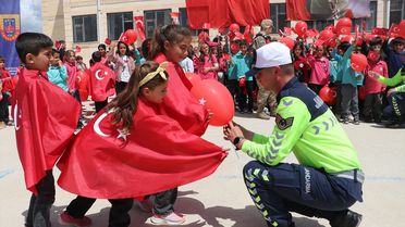 Jandarma'dan 23 Nisan Kutlaması