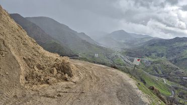 Siirt'te Karda Mahsur Kalan 8 Araç Kurtarıldı