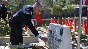 Silifke'de Polis Haftası dolayısıyla şehitlik ziyaret edildi