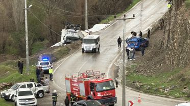 Uludere'de Kamyonet Yayaya Çarptı: 2 Yaralı