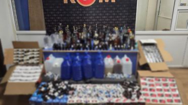 Sivas'ta Kaçakçılık Operasyonu: 80 Bin Makaron ve Alkol Ele Geçirildi