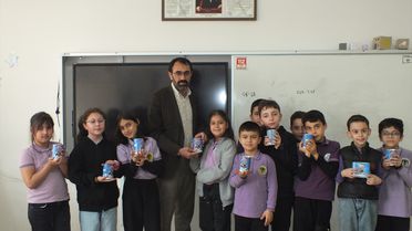 Öğrencilerden Yetimlere Destek