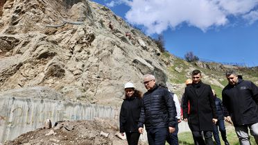 Sivas'ta Türbe ve Cami Çevresi İçin Çalışmalar Başlatıldı