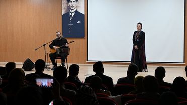 Suşehri'nde 'Nefes' Tiyatrosu Sahnelendi