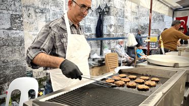 Tarsus'ta Kur'an Kursları İçin Kermes Düzenlendi