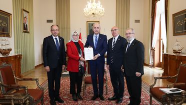 Kurtulmuş, Çocuk Hakları Komisyonu'nu kabul etti