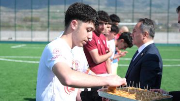 Tokat'ta Şehitlere Rahmet Filistin'e Destek Liseler Arası Futbol Turnuvası başladı