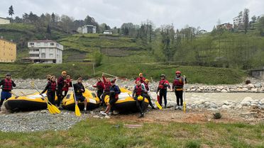 Hayrat'ta Rafting Eğitimi Verildi