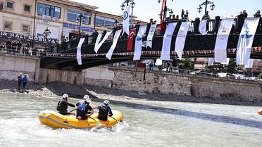 ÜNİLİG Rafting Şampiyonası Bayburt'ta Başladı