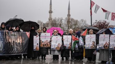 Üsküdar'da Aksa Kadınları Derneğince İsrail'in Filistinli esirleri hedef alan 'idam yasası' protesto edildi