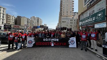 Şanlıurfa'daki okul saldırısı Diyarbakır ve çevre illerde protesto edildi