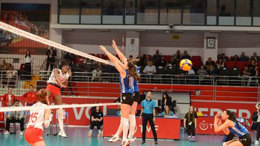 Aras Kargo, Nilüfer Belediyespor'u 3-0 Yendi