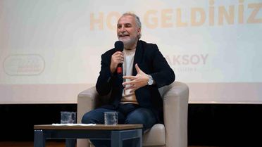 Yazar Tarık Tufan Esenyurt'ta okurlarıyla buluştu