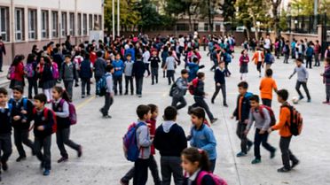 Ortaokulda kan don donduran olay! Koli bandı ile bağlayıp dövdüler