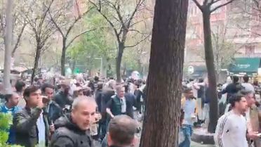 Bir rezillik daha! Dev maç öncesi yine aynı skandal sloganı attılar 