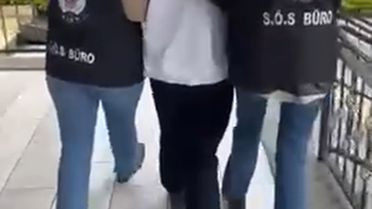 Hırsızlıkla Aranan Kadın Bursa'da Yakalandı