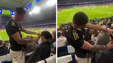 En sonunda bunu da gördük! Maçın ortasında tıraş oldu 