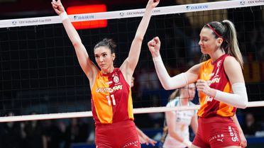 Galatasaray Kadın Voleybol Takımı, Mutua Fenera'yı 3-1 yenerek CEV Kupası'nda şampiyon oldu.