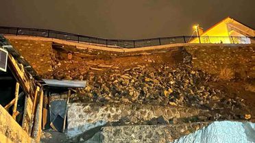 İspir'de Heyelan: 2 Konut Tahliye Edildi