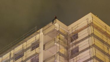 İntihara kalkışan şahsı polis 3 saatte ikna etti