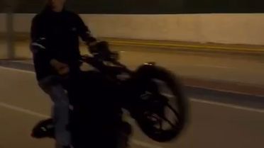 Polis Yeleğiyle Drift Yapan Genç 365 Bin Lira Ceza Aldı