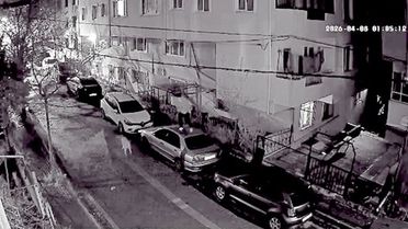 Köpeklerden Kaçan Adamın Komik Anları