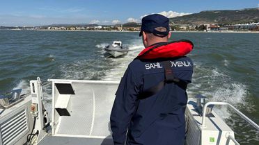 Çanakkale'de Bot Arızası, 3 Kişi Kurtarıldı