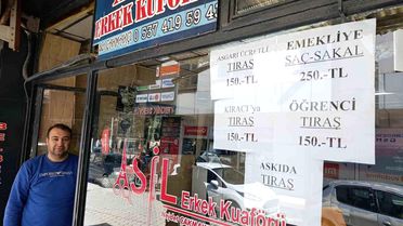 Çivrilli berberden dayanışma örneği
