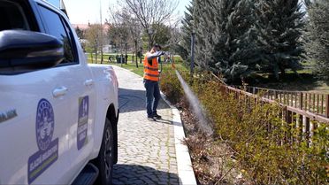 Elazığ'da haşereyle mücadele sürüyor
