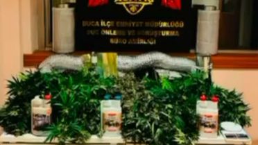 İzmir'de Uyuşturucu Operasyonu: 2 Gözaltı