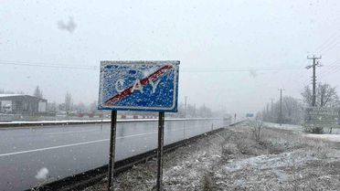 Çay ilçesinde Nisan'da kar sürprizi